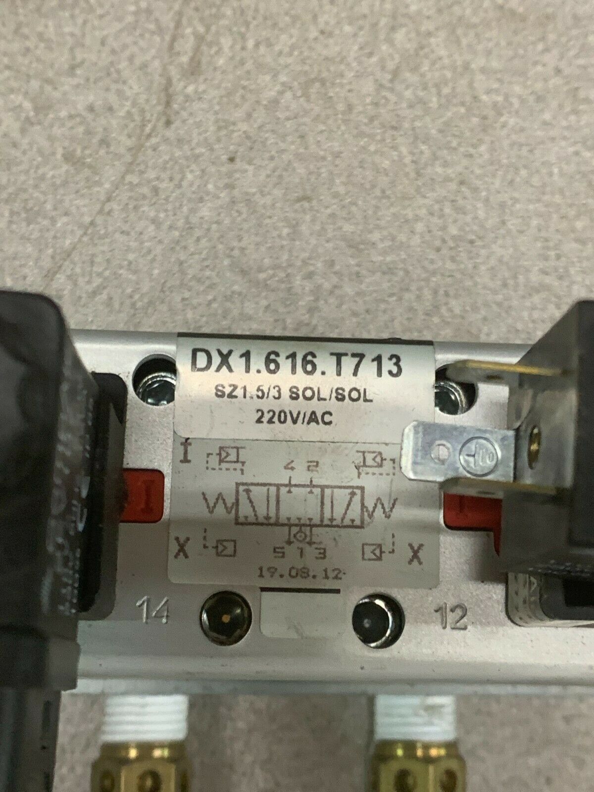 NEW NO BOX COMPAIR PNEUMATIC VALVE DX1.616.T713