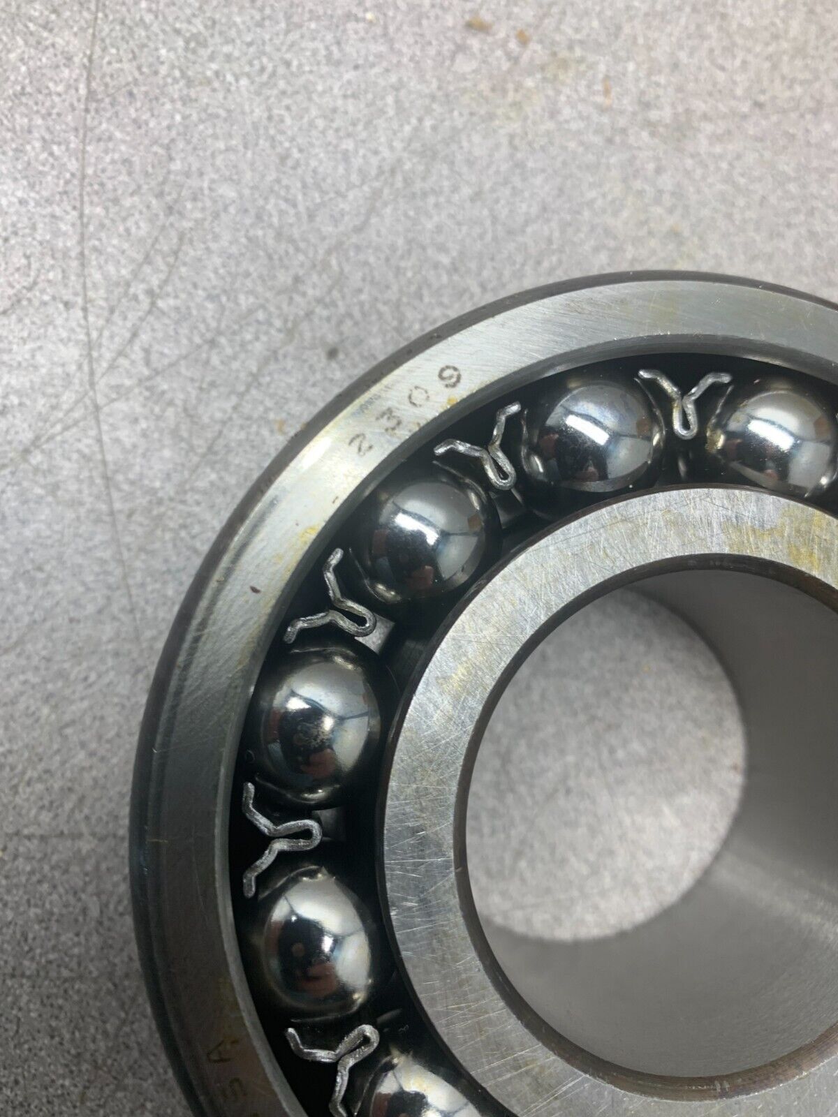 NEW IN BOX SKF ROLLER BEARING 2309 J (NEW OLD STOCK)