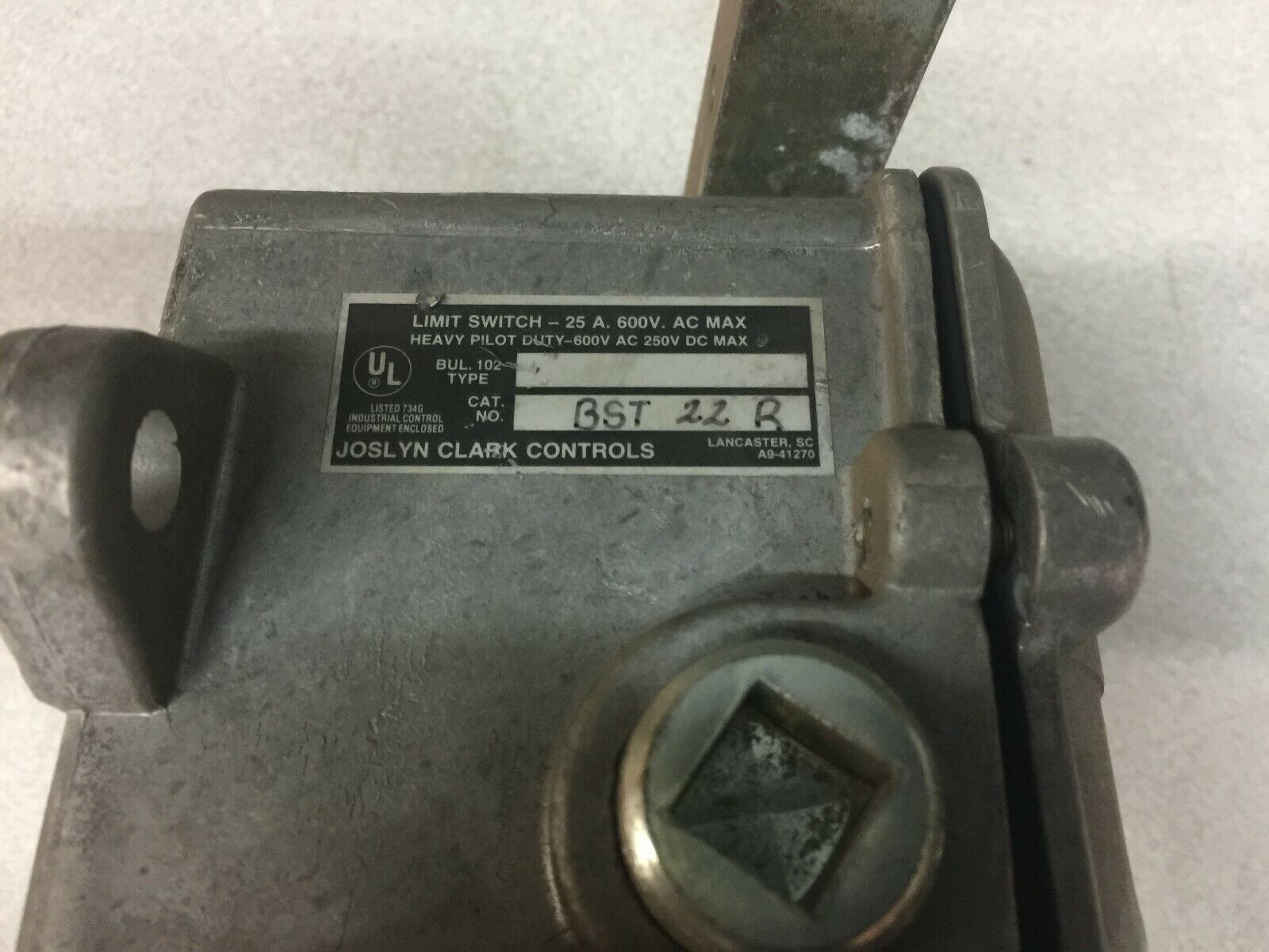 NEW NO BOX JOSLYN CLARK 25AMP 600VAC PILOT DUTY LIMIT SWITCH BST 22 R