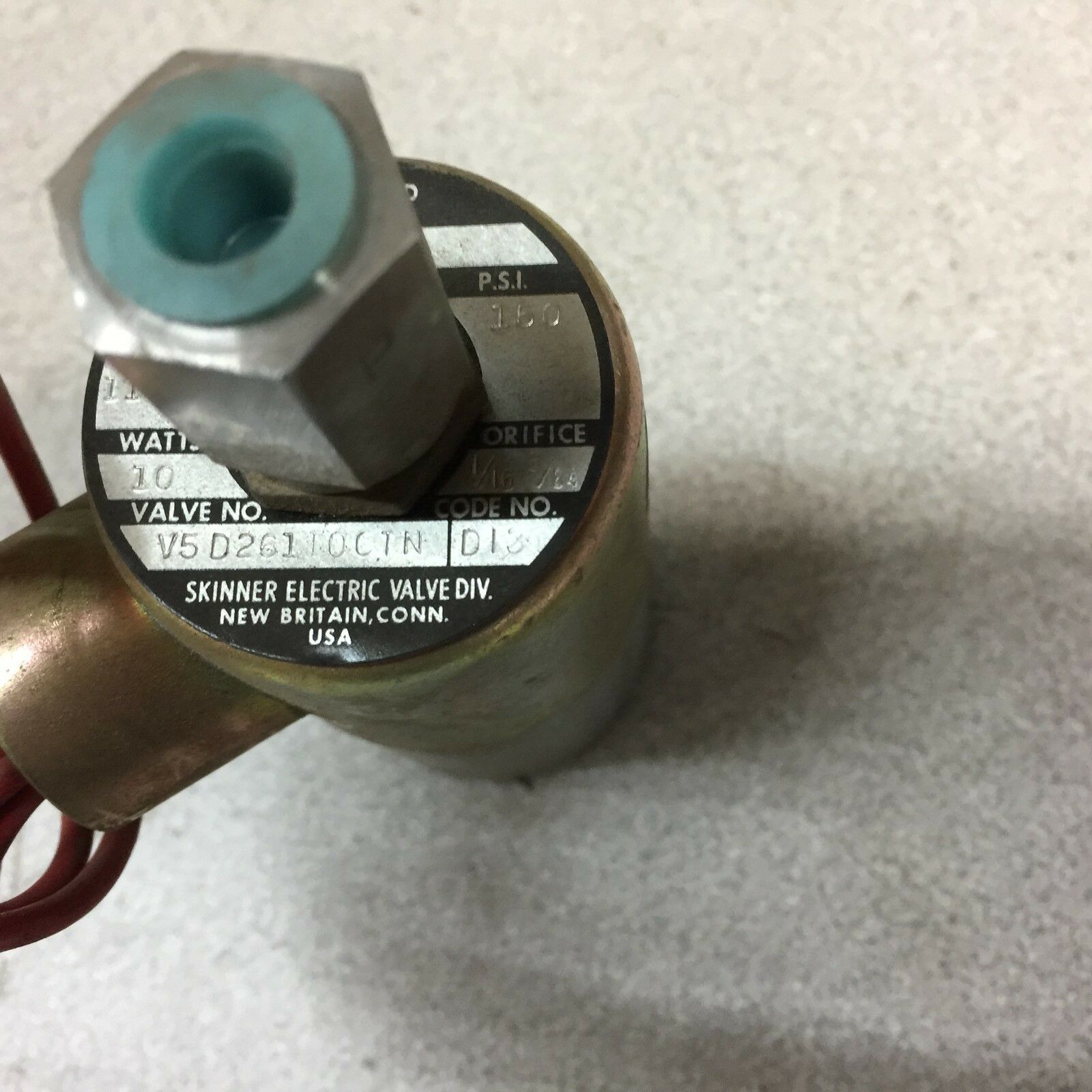 NEW NO BOX SKINNER 150PSI 120VAC SOLENOID VALVE V5D26110CTN D13
