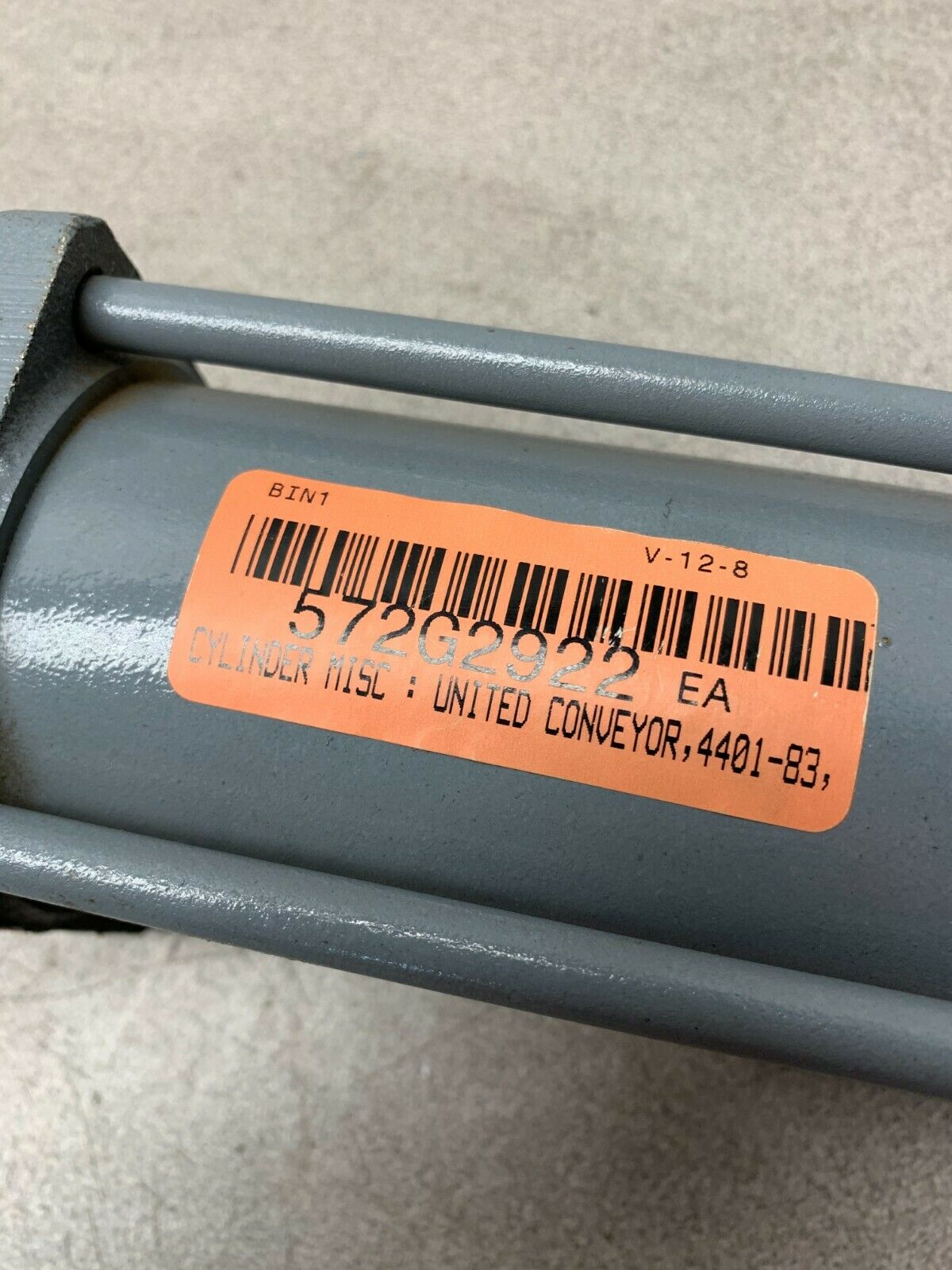 NEW NO BOX UNITED CONVEYOR PNEUMATIC CYLINDER 4401-83