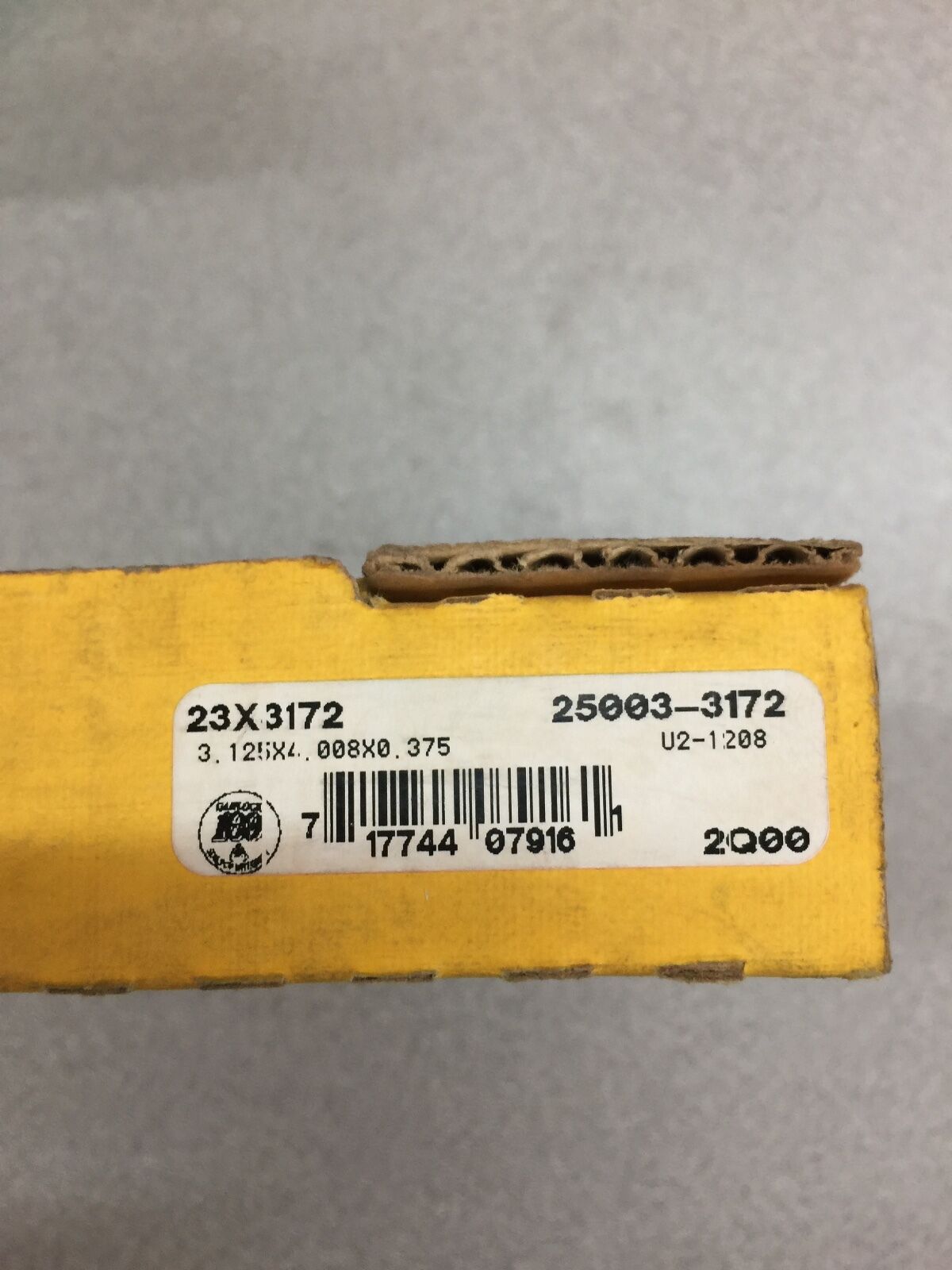 NEW IN BOX KLOZURE 23X3172 OIL SEAL 25003-3172