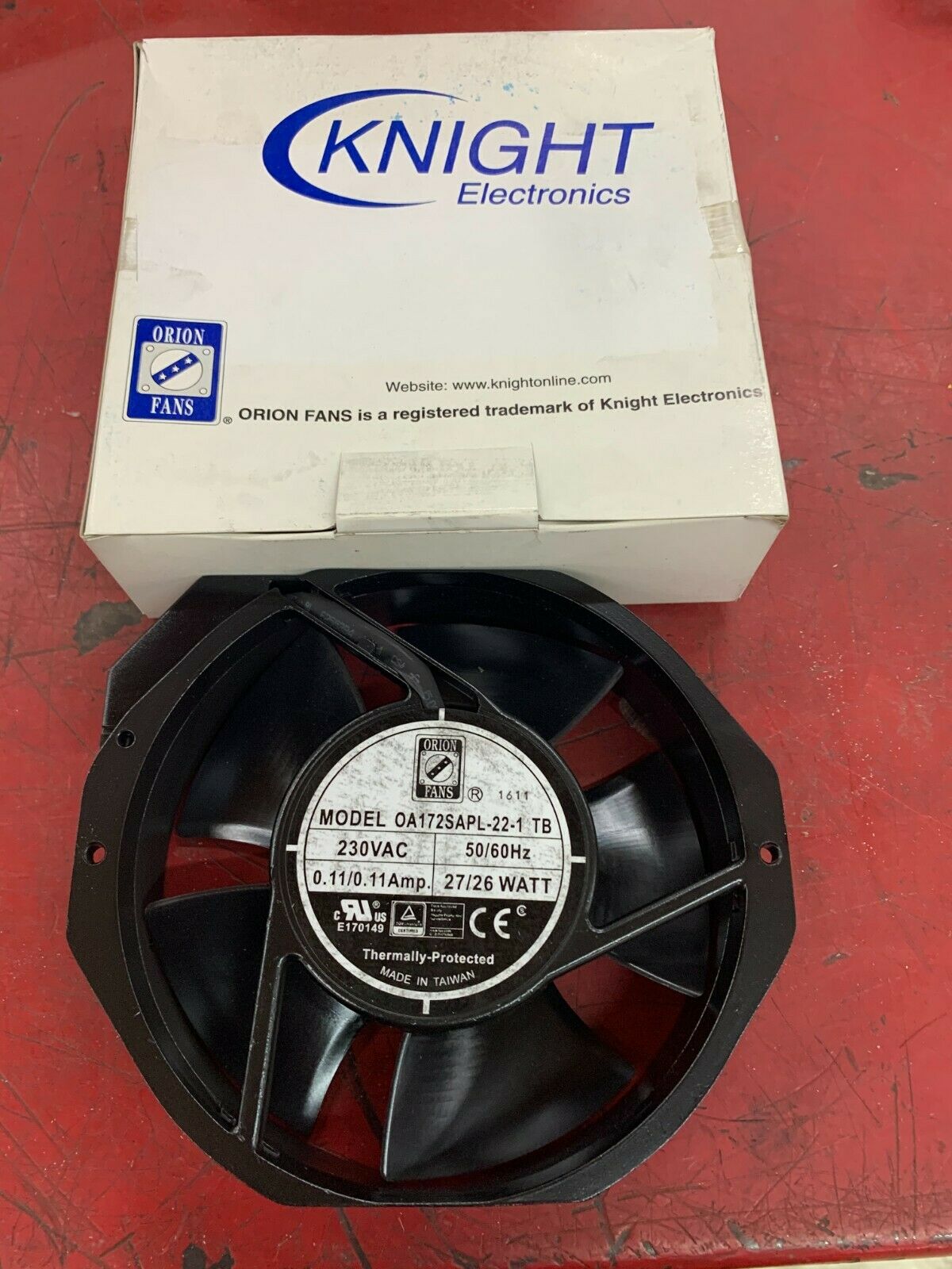NEW IN BOX KNIGHT FAN 0A172SAPL-22-1TB