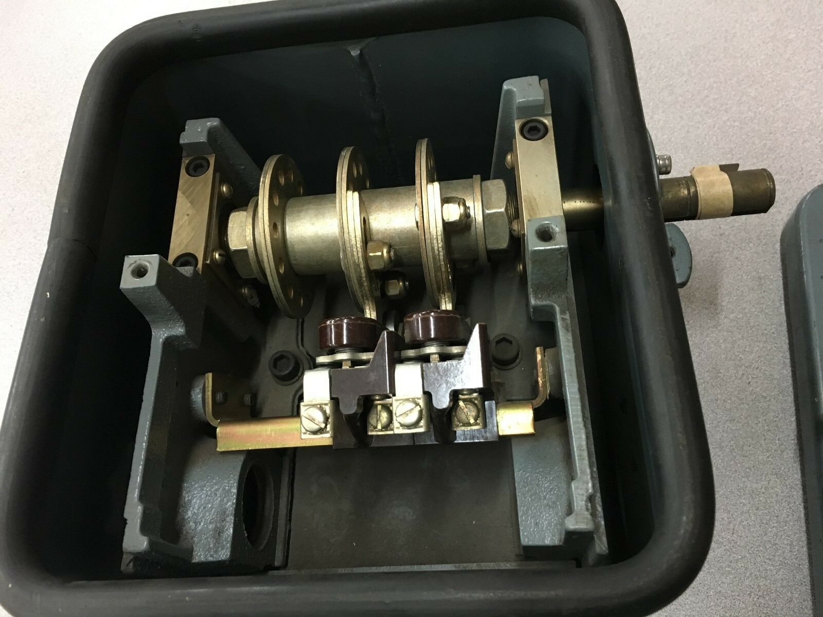 NEW NO BOX ALLEN-BRADLEY 600V AC ROTATING CAM LIMIT SWITCH 803-A24 SERIES A