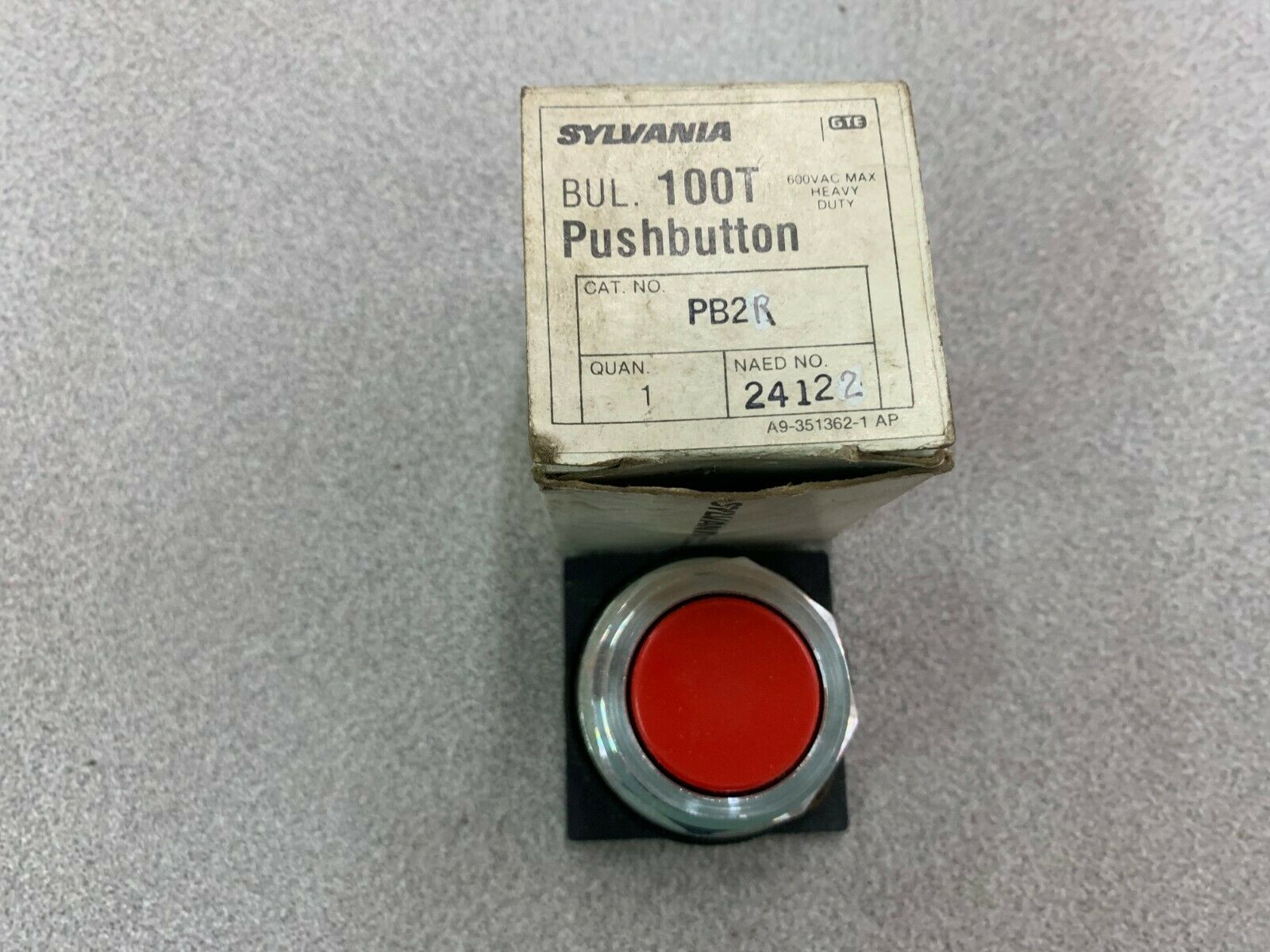 NEW IN BOX SYLVANIA PUSHBUTTON 100T-PB2R