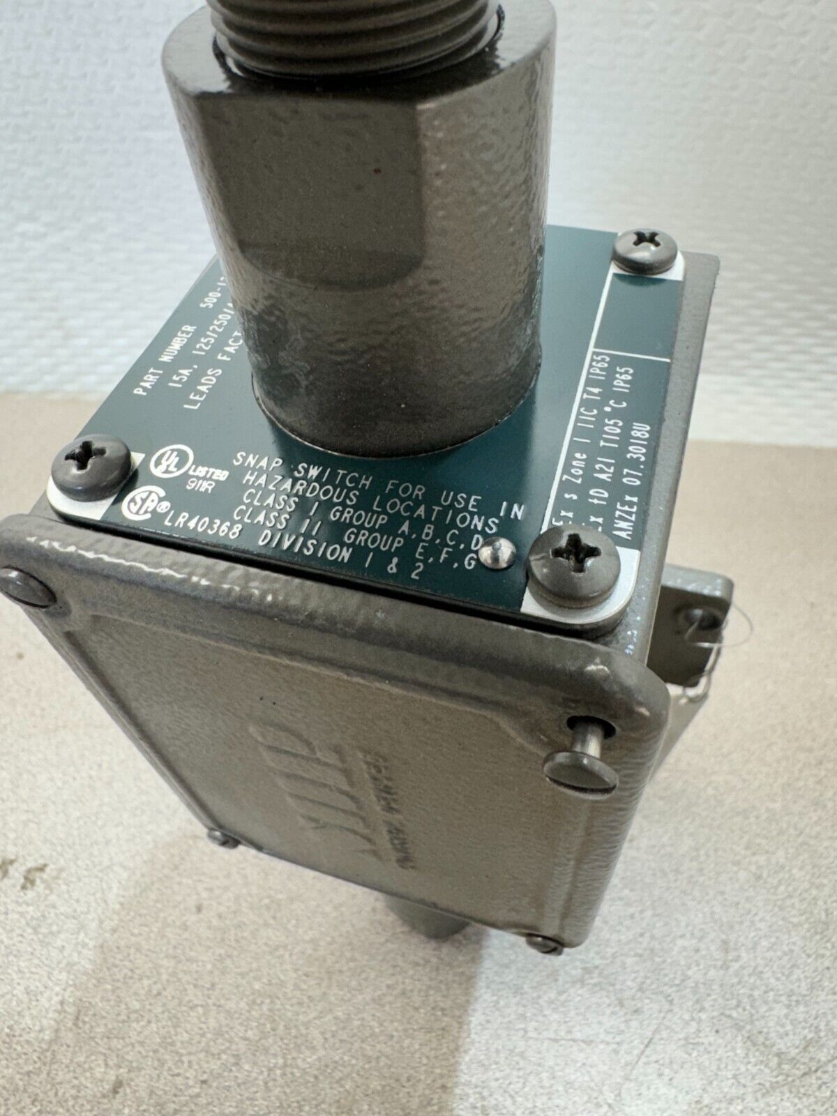 NEW NO BOX SOR SNAP SWITCH 500-121B MODEL 6BA-KB5-M4-C2A-RRTBYY