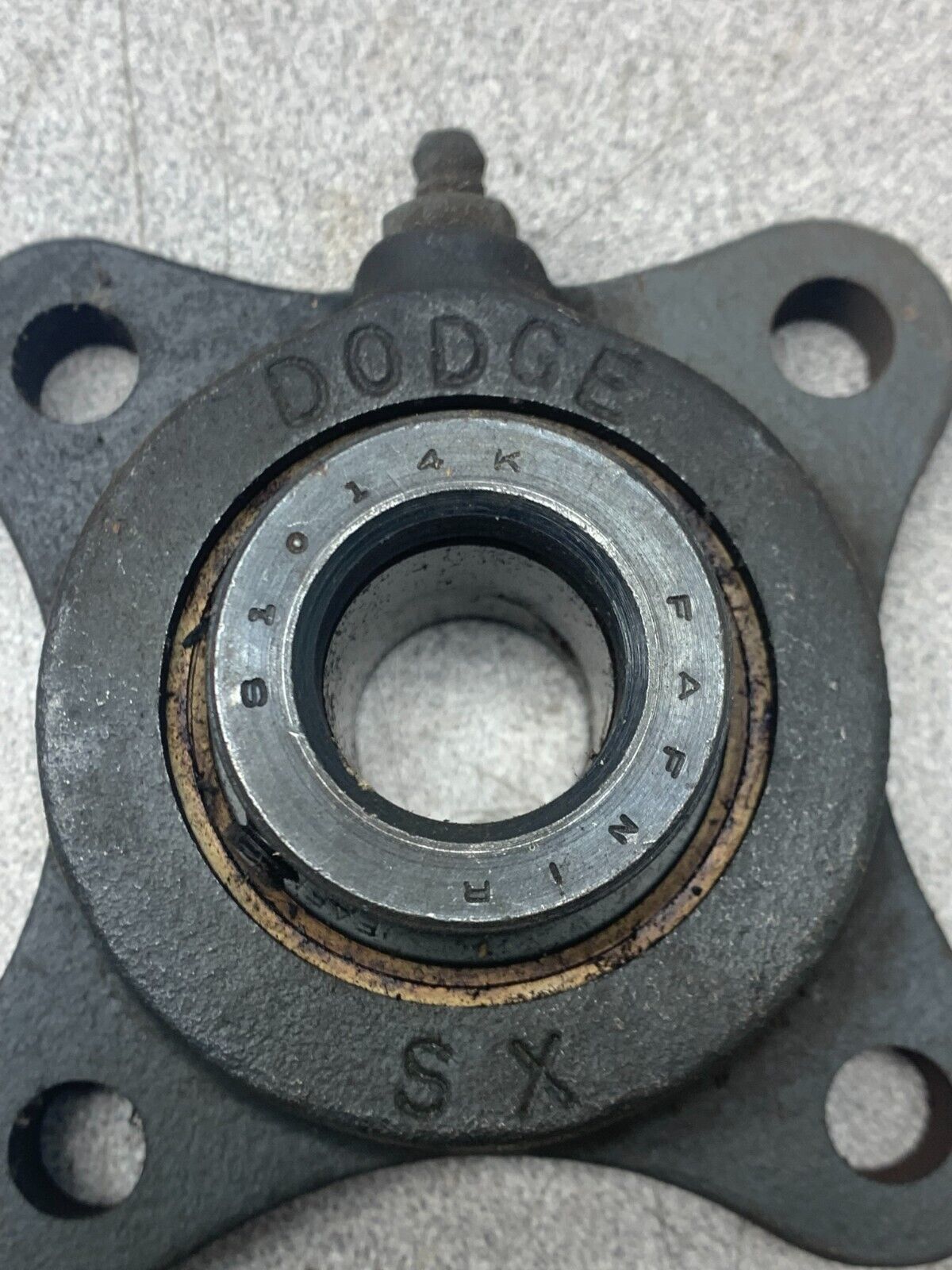 NEW NO BOX DODGE F4BSXR014 4-BOLT FLANGE BEARING 7/8" BORE F4B-SXR-014 131106