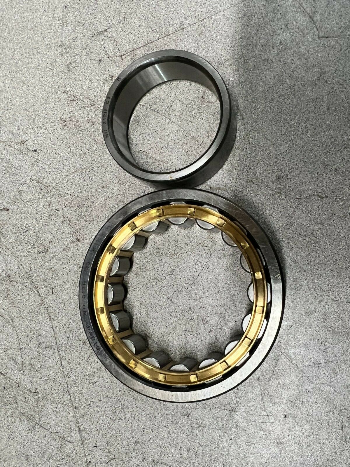 NEW IN BOX GULF/ STEYR NU-212E NU 212E C3 CYLINDRICAL BEARING NU-212-EMC3