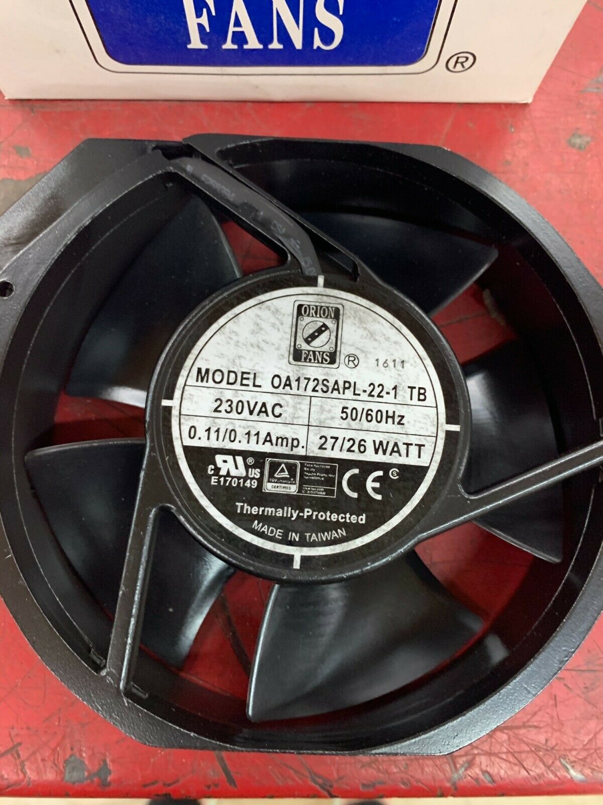 NEW IN BOX KNIGHT FAN 0A172SAPL-22-1TB