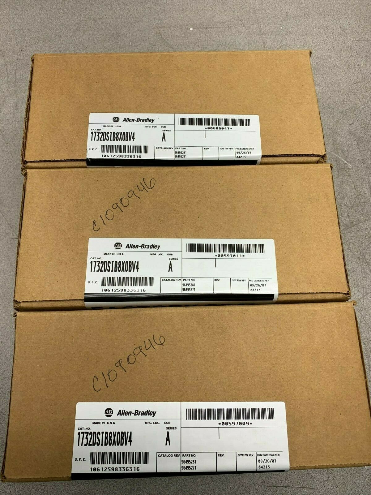 NEW SEALED ALLEN-BRADLEY DEVICENET SAFETY ARMORBLOCK 1732-DSIB8XOBV4 SERIES A