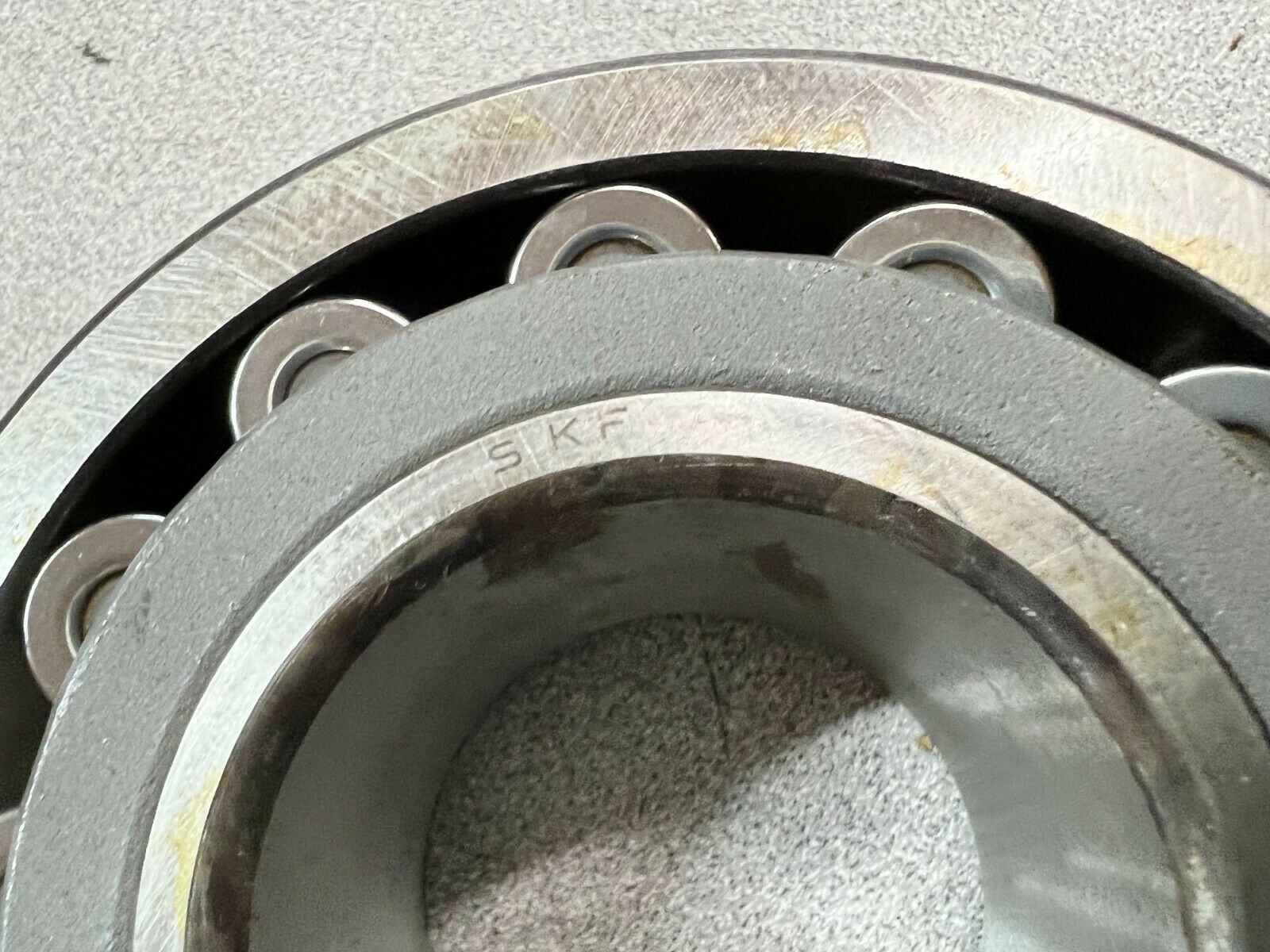 NEW IN BOX SKF SPHERICAL ROLLER BEARING 22310 CJ/C3/W33