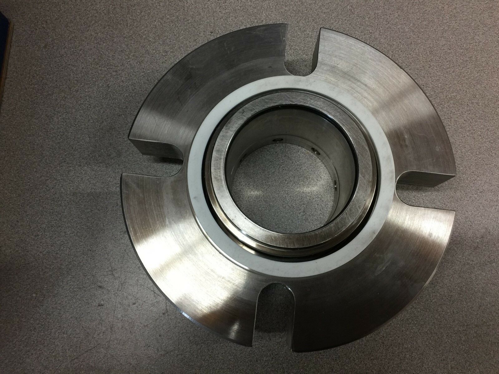 NEW IN BOX JOHN CRANE HUB C129-92