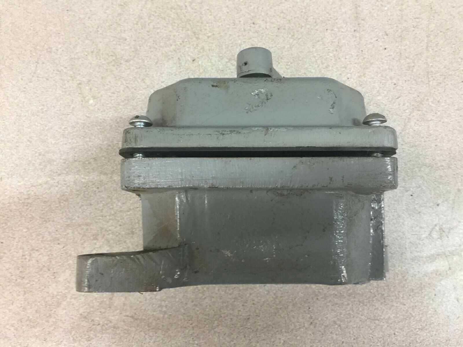 NEW NO BOX CUTLER HAMMER 2 POLE STARTER HAZARDOUS LOCATION 9101H144A