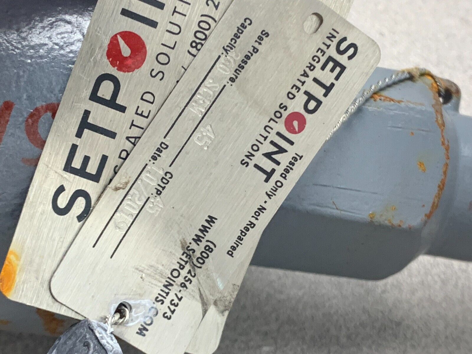 NEW FARRIS SETPOINT SAFETY RELIEF VALVE 27FA45-M20 SET PRESSURE 45 SIZE 1.5F2