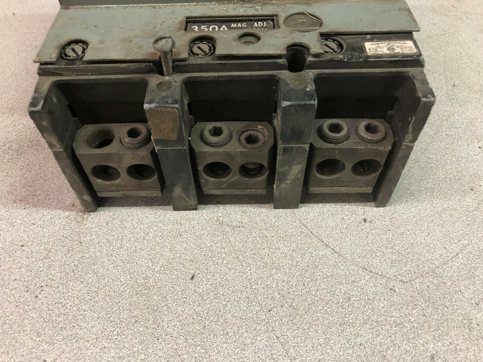 USED GE 350 AMP 3 POLE 600 VAC BREAKER WITH TJR1 HANDLE TJJ436350 / TJR1