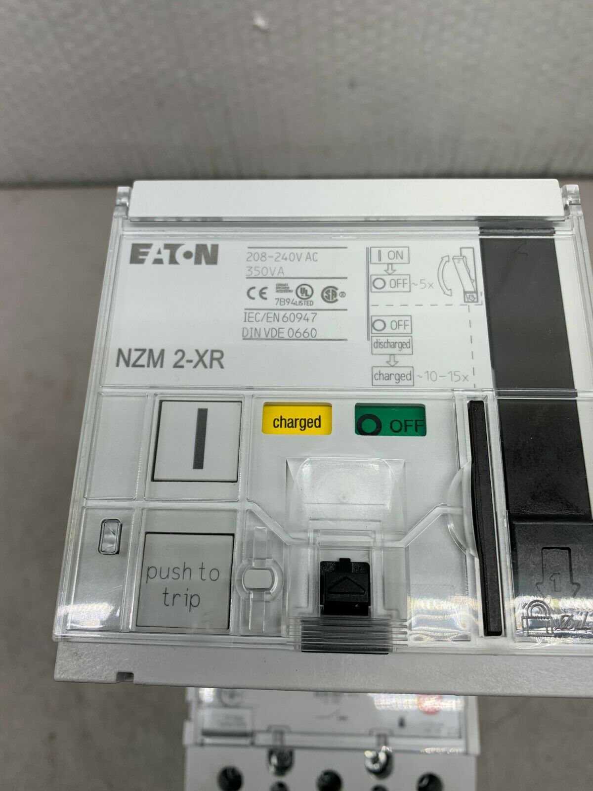 NEW EATON MOELLER 125AMP BREAKER WITH SYNCHRONIZED REMOTE OPERATOR NZM 2-XR