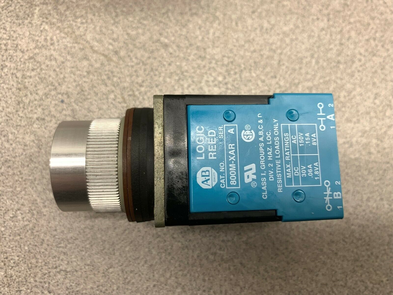 NEW IN BOX ALLEN BRADLEY PUSHBUTTON UNIT 800MR-A2AR SERIES A