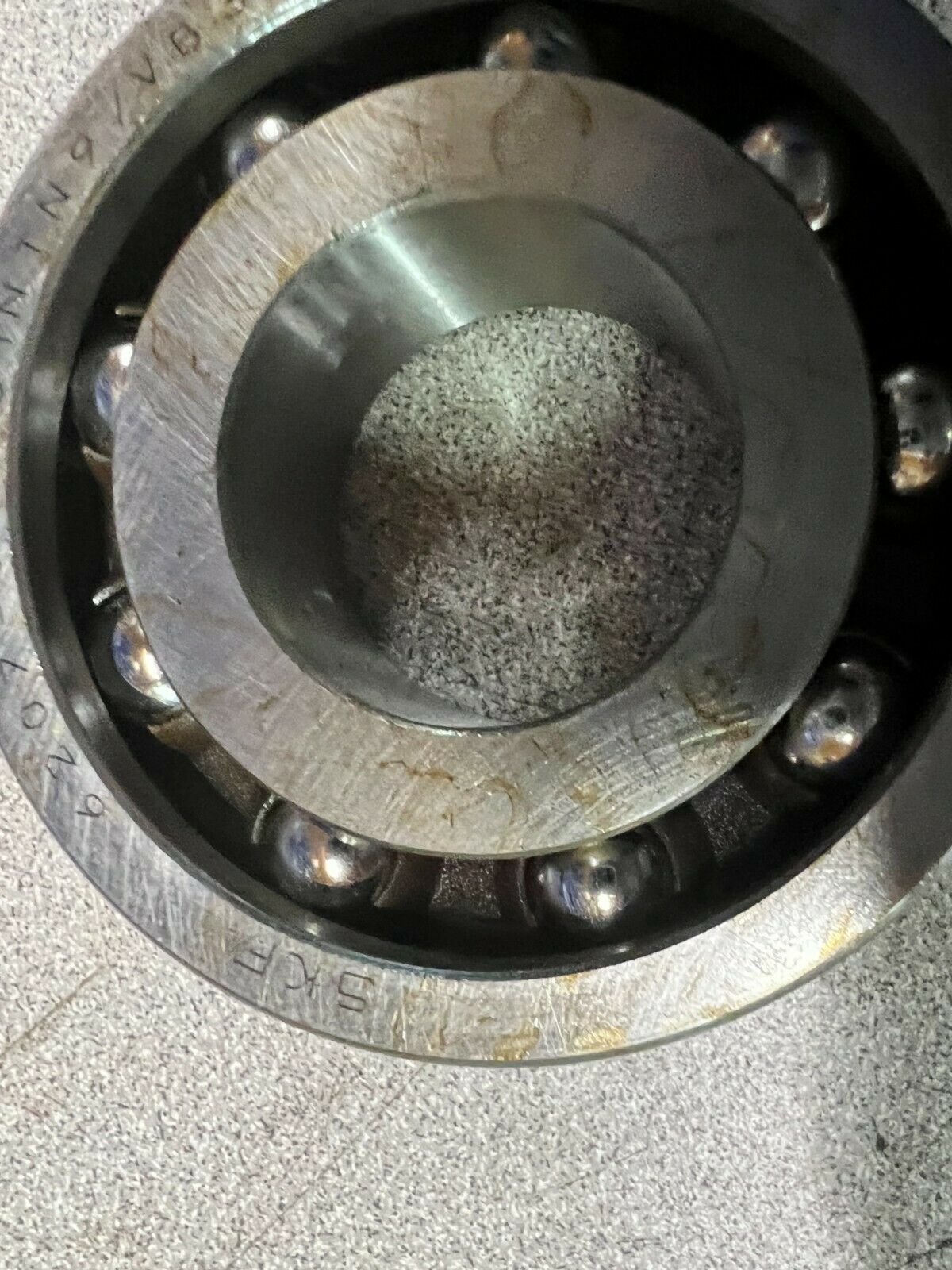 NEW IN BOX SKF ROLLER BEARING 6207/31.331NTN9/VB358