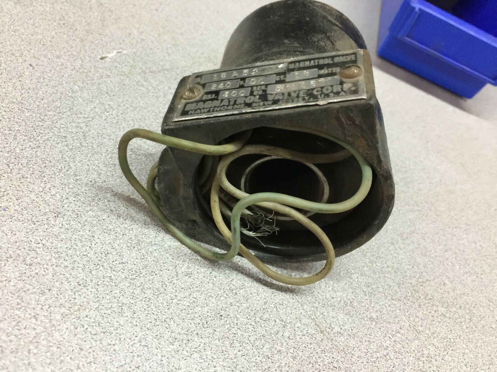 NEW NO BOX MAGNATROL VALVE CO. 240VDC REPLACEMENT COIL 18A52