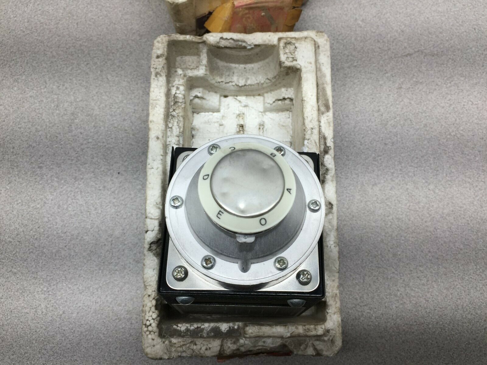 NEW IN BOX AGASTAT 440VAC COIL TIME DELAY RELAY DE-W-220T