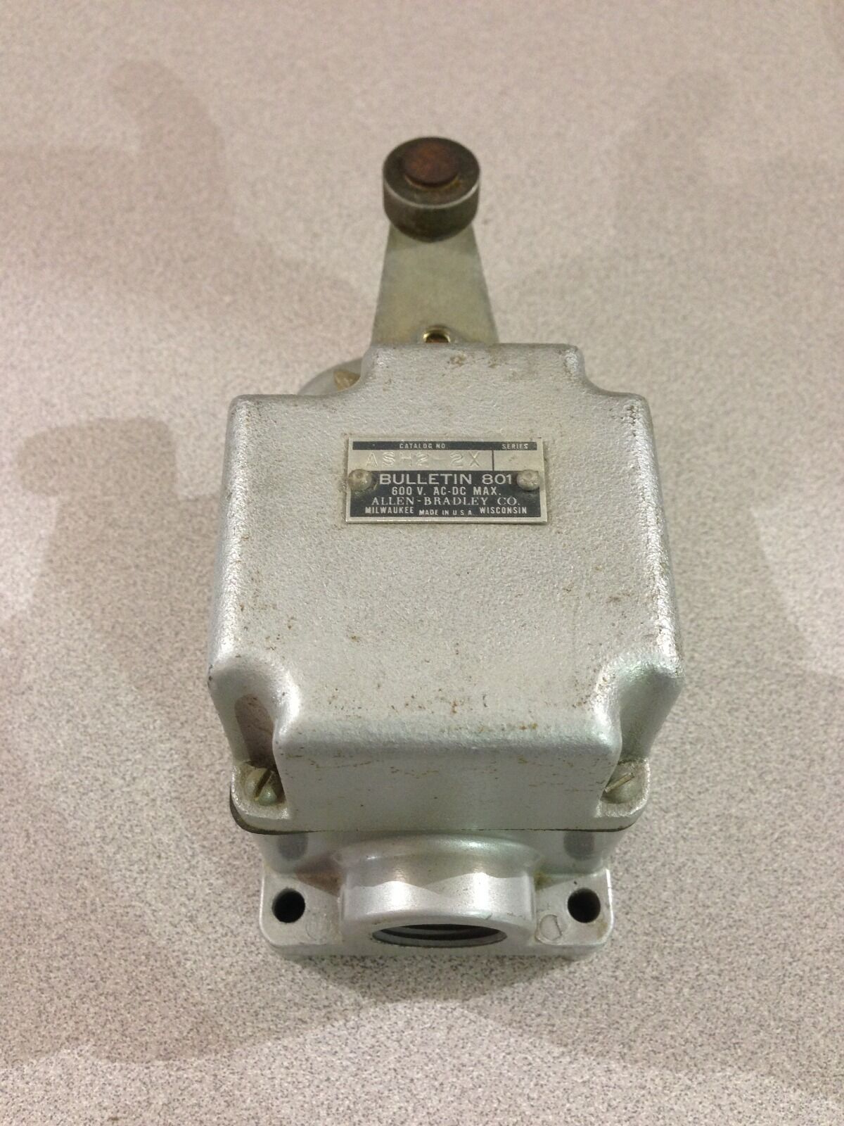 USED ALLEN-BRADLEY LIMIT SWITCH 801-ASH2-2X 801-ASH22X (D9)