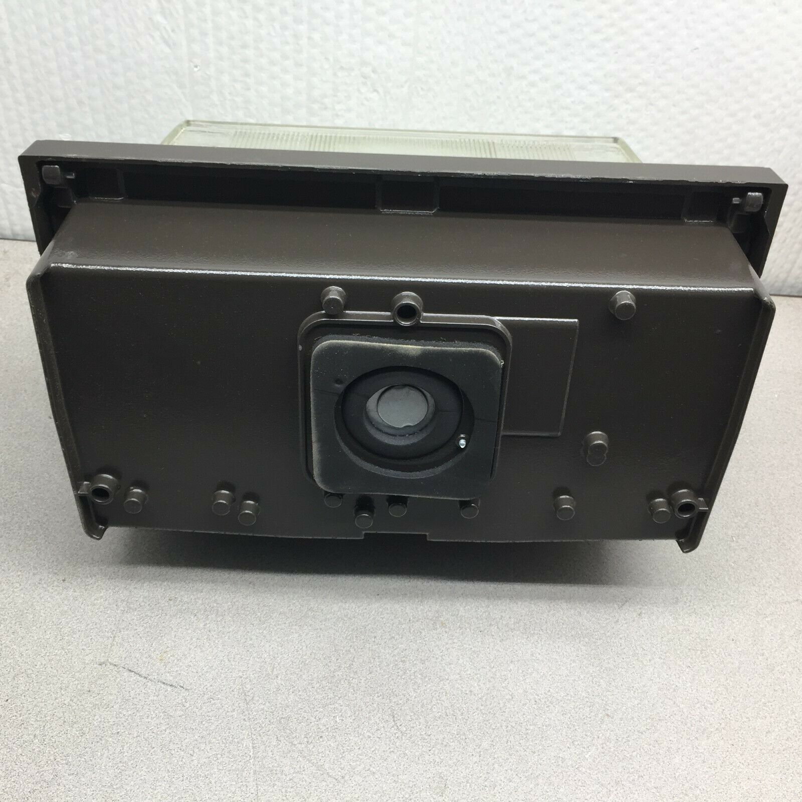 NEW IN BOX LUMARK LIGHTING WALL MOUNT LIGHT MVWL-100-MT-U