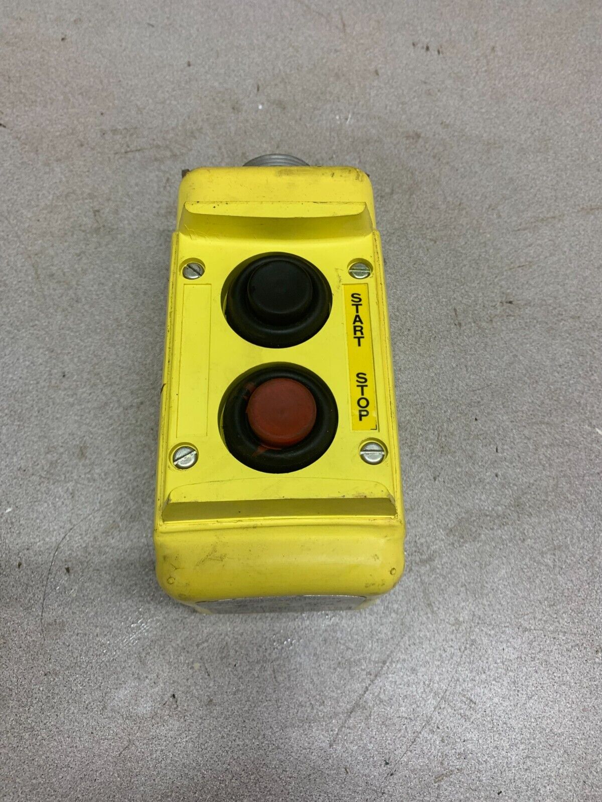 USED HUBBELL START STOP PUSHBUTTON STATION 2020 PBP