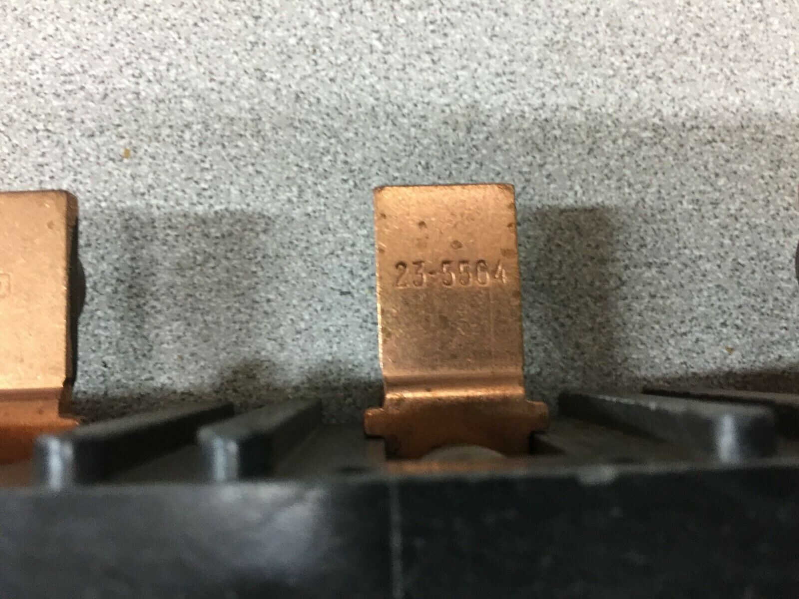 NEW NO BOX EATON CUTLER BUS BAR ASSEMBLY CONTACT KIT 23-5558 / 23-5564