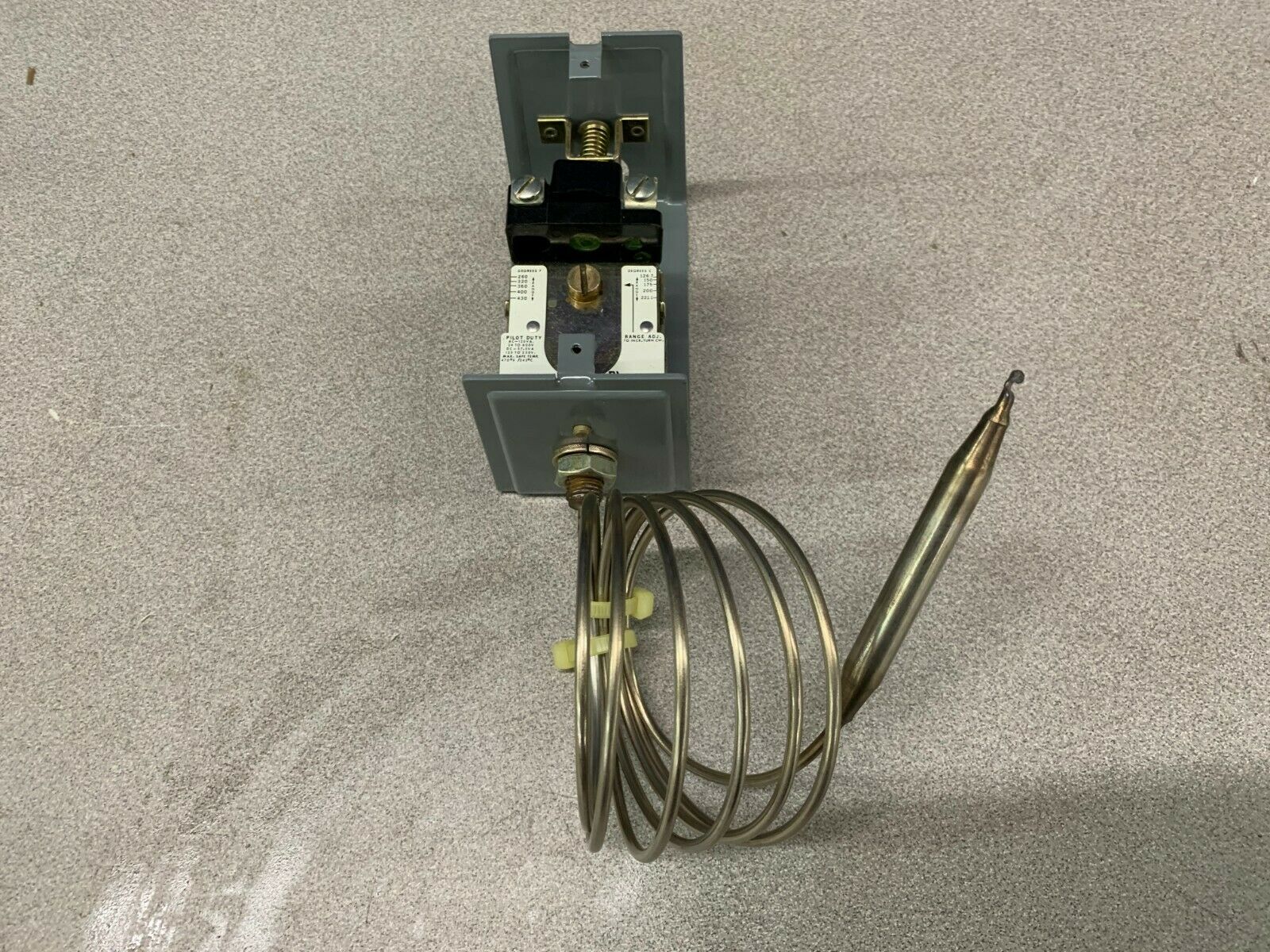 NEW NO BOX ALLEN-BRADLEY TEMPERATURE SWITCH 837-A60X15A SERIES A (NO COVER)