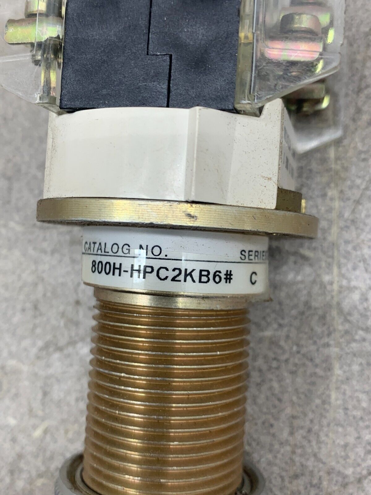 NEW IN BOX ALLEN-BRADLEY 2 POS. SELECTOR SWITCH 800H-HPC2KB6AAXX SERIES C