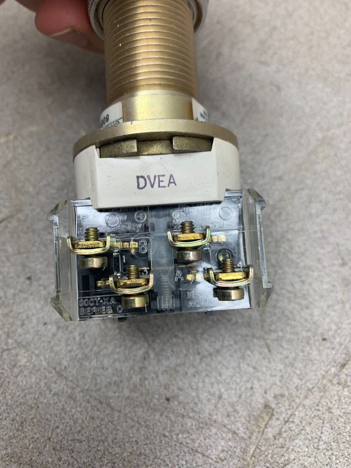 NEW IN BOX ALLEN-BRADLEY 2 POS. SELECTOR SWITCH 800H-HPC2KB6AAXX SERIES C