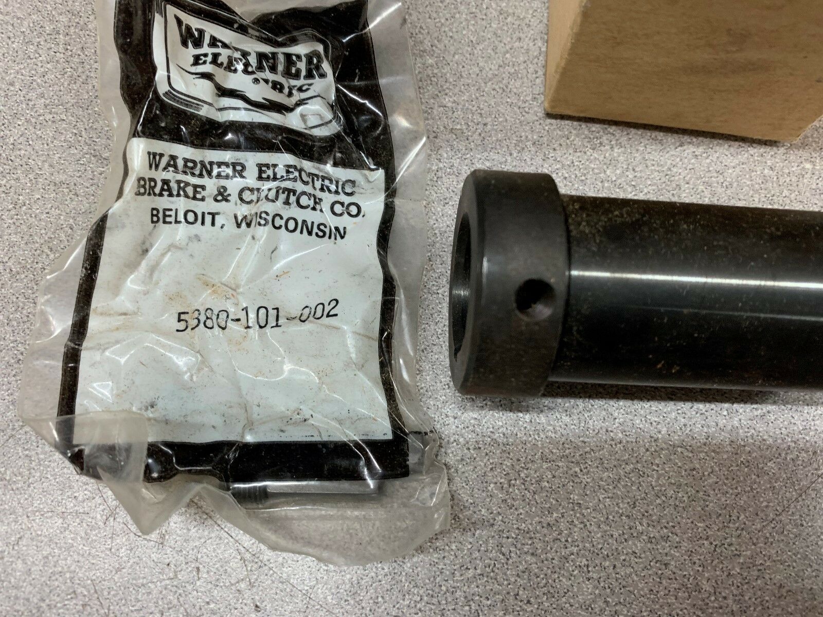 NEW IN BOX WARNER TERMINAL ACCESSORY 5380-101-002