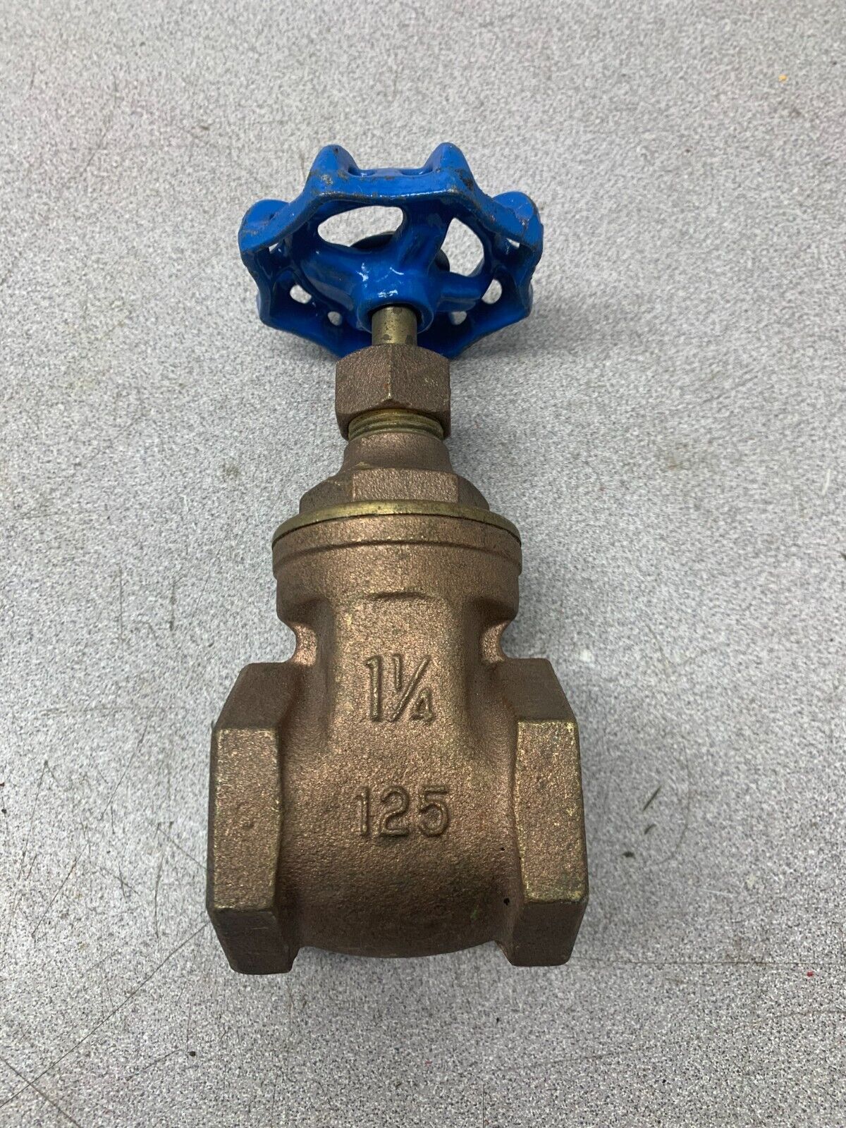 NEW NO BOX ER GATE VALVE 1-1/4" 125