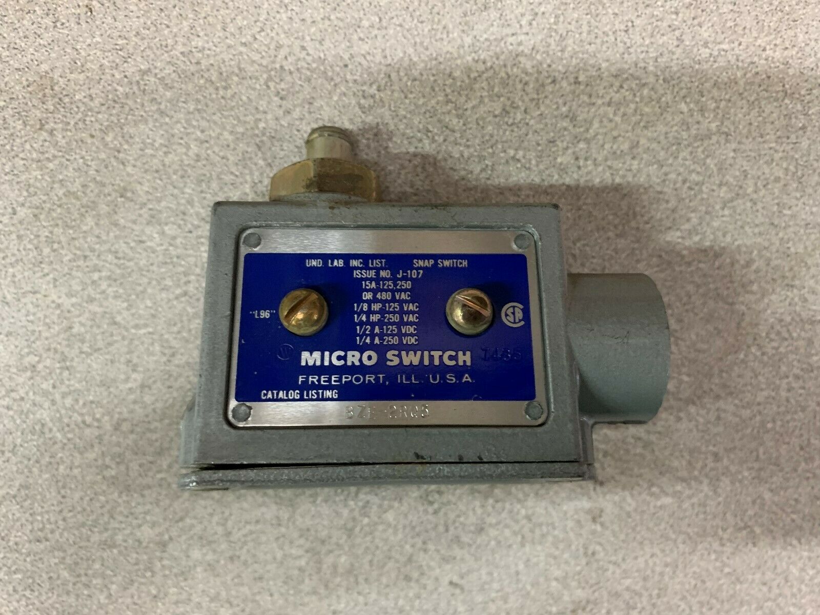 NEW NO BOX MICROSWITCH LIMIT SWITCH B2E-2RQ5