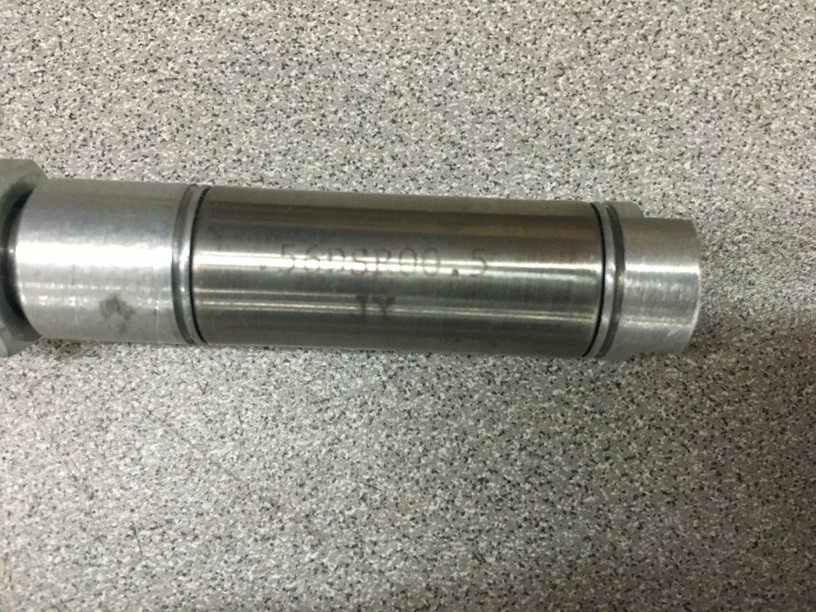 NEW NO BOX SCHRADER BELLOWS CYLINDER .56DSR00.5