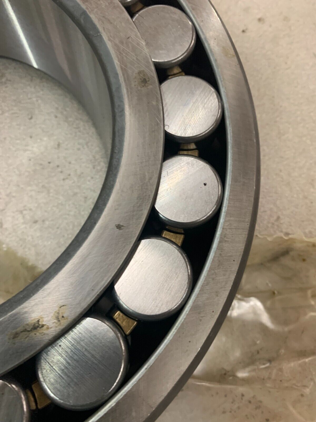 NEW NO BOX SNR 22230 V F107 ROLLER BEARING 22230VF107