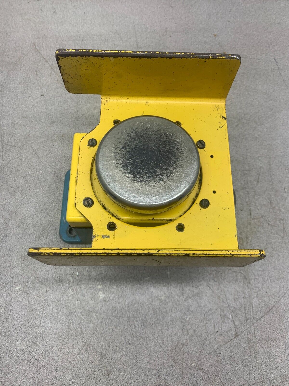 USED ALLEN-BRADLEY PALM PUSH BUTTON 800P-S2CG1B SERIES D