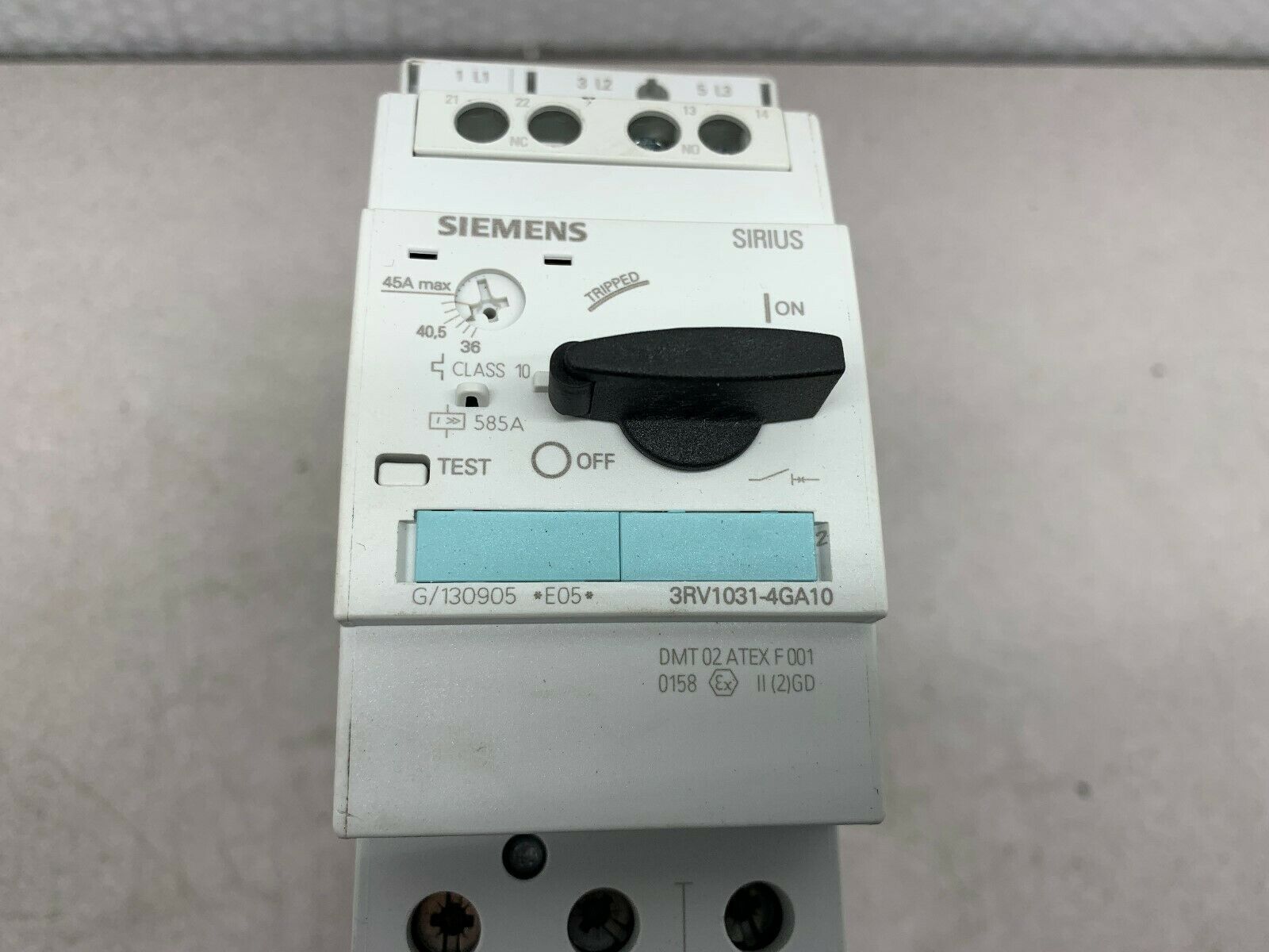 NEW TAKEOUT SIEMENS 3RV1031-4GA10 STARTER COMBINATION 3RA1130-4GB36-0BB4