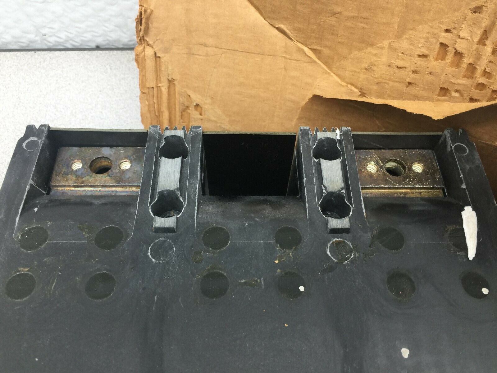 NEW IN DAMMAGED BOX WESTINGHOUSE 600 AMP 2 POLE 600 VAC WITH MAG TRIP LA2600F /