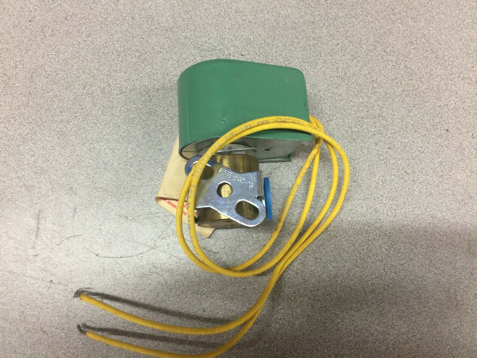 NEW NO BOX ASCO 1/4" 240 VAC 1000 PSI SOLENOID VALVE GSHBX8262C20006631