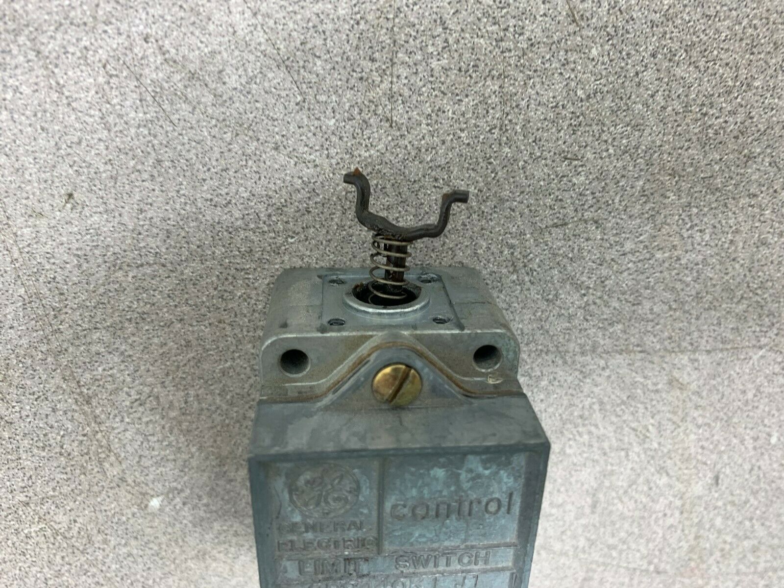 NEW NO BOX GE SWITCH CR9440K1J1