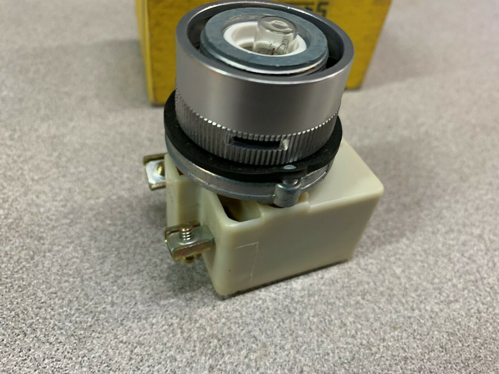 NEW IN BOX SQUARE D LIGHT MODULE 9001 KM-38 (9001TP19G1)SERIES G