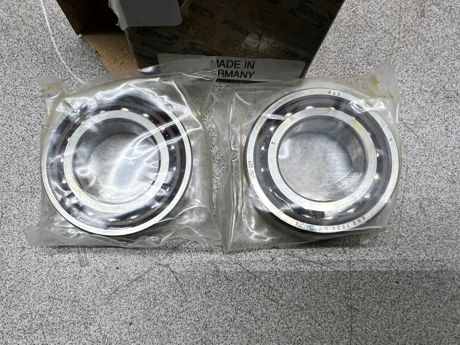 NEW IN BOX SNR CONTACT BEARING 7006CVDUJ74