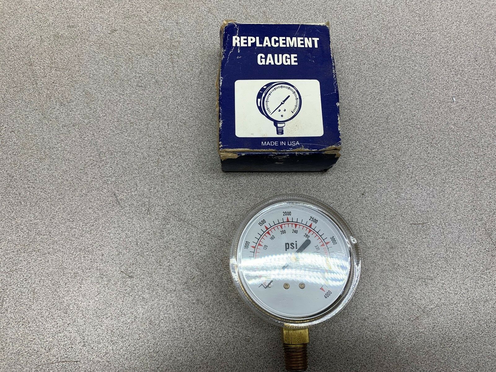 NEW IN BOX PSI 2 1/2-4000 GAUGE GBP-57