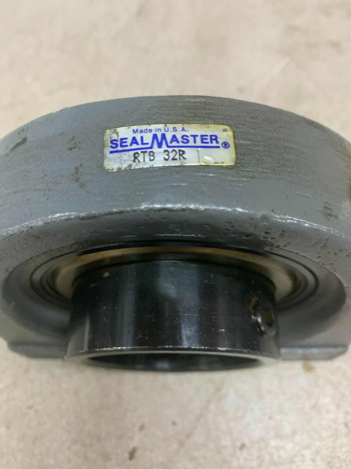 NEW NO BOX SEALMASTER TAPPED BASE BEARING 2' BORE RTB-32R