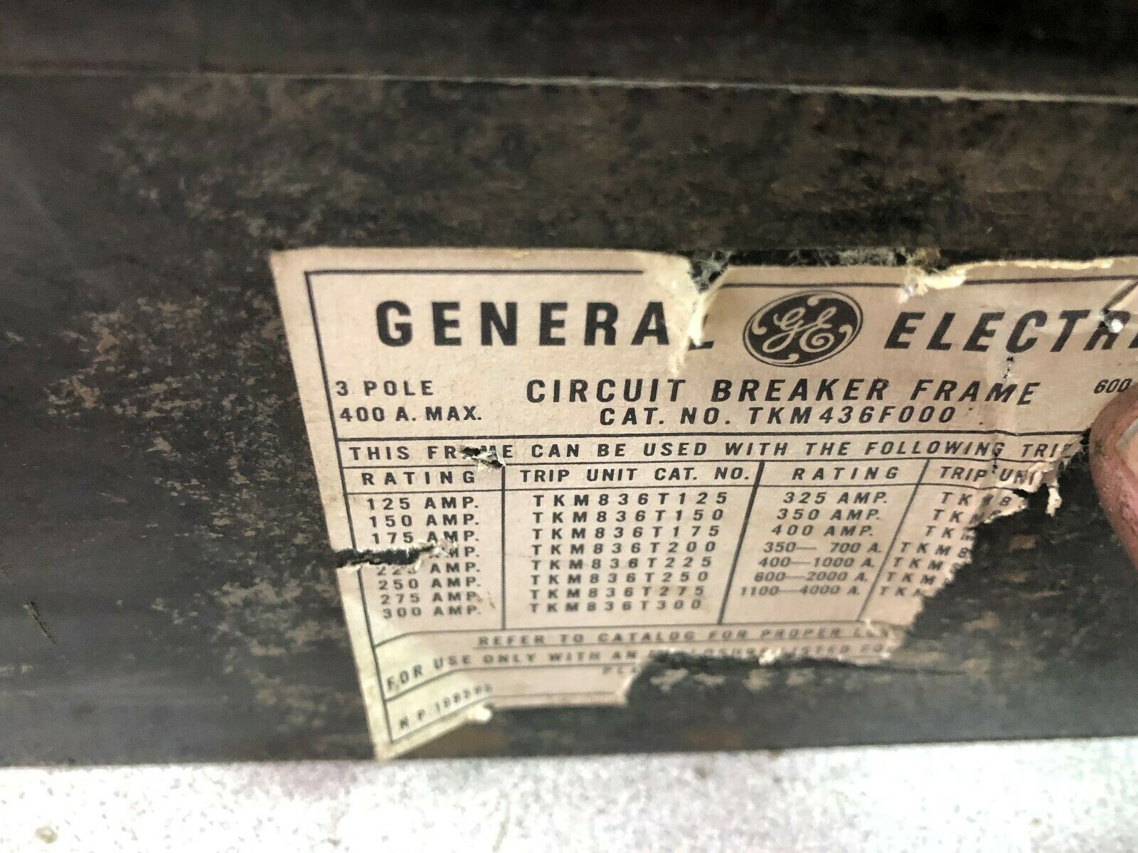 USED GE 350 AMP 3 POLE 600 VAC BREAKER WITH TKMR1 HANDLE TKM436F000 / TKMR1