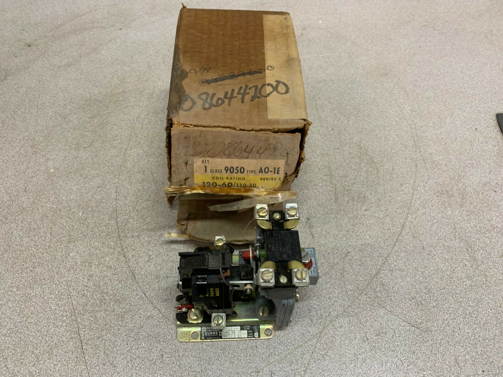 NEW SQUARE D 9050 A0-1E PNEUMATIC TIMING RELAY 9050 AO-1E