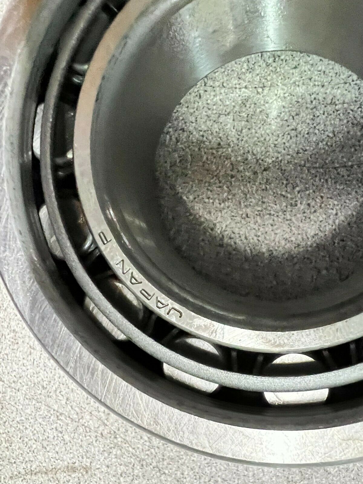 NEW IN BOX NSK 2209 NU2209 CYLINDRICAL ROLLER BEARING NJ2209W