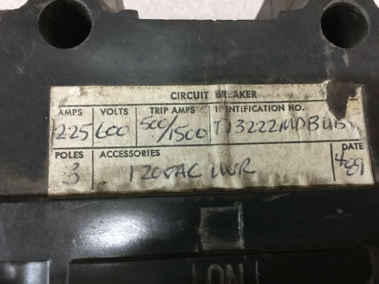 USED GE 225AMP 3POLE 600VAC 250VDC 120VAC UVR 500-1500 TRIP TAJ34FMD