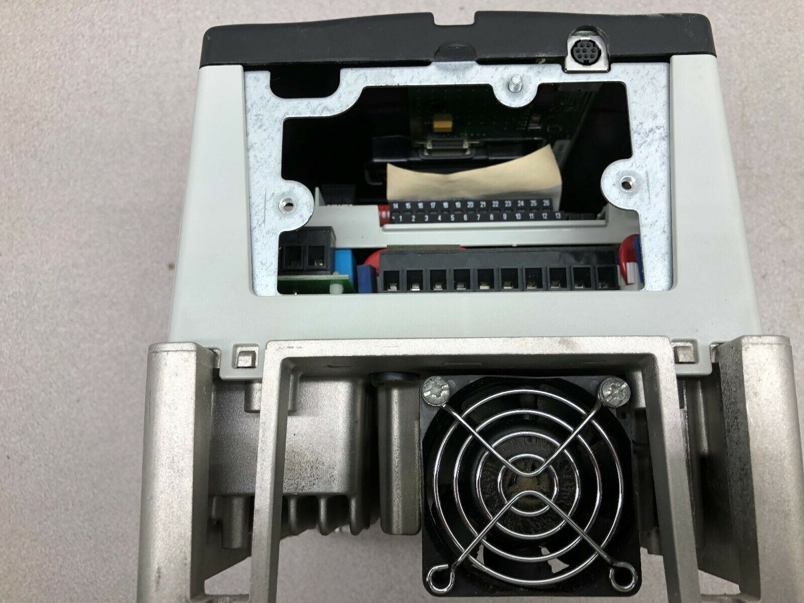 USED ALLEN BRADLEY POWERFLEX 70 2 HP 240 VAC 3 PH 0-400 HZ FREQUENCY DRIVE 20AB6